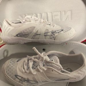 Y5.5 Nfinity vengeance  cheer shoe